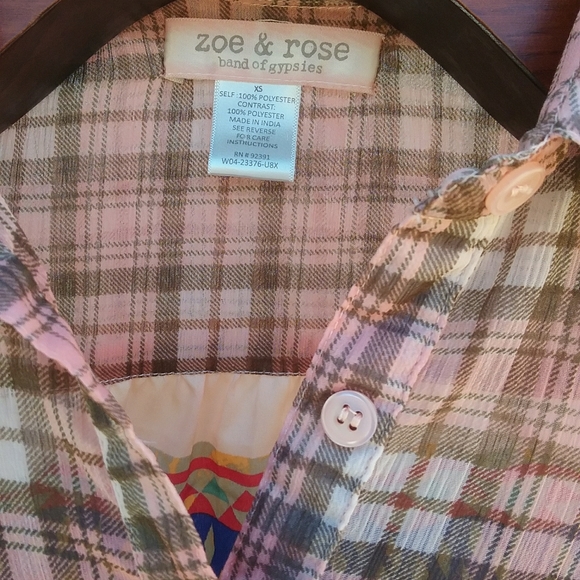 ZOE & ROSE SLEEVELESS BLOUSE. - Picture 4 of 4